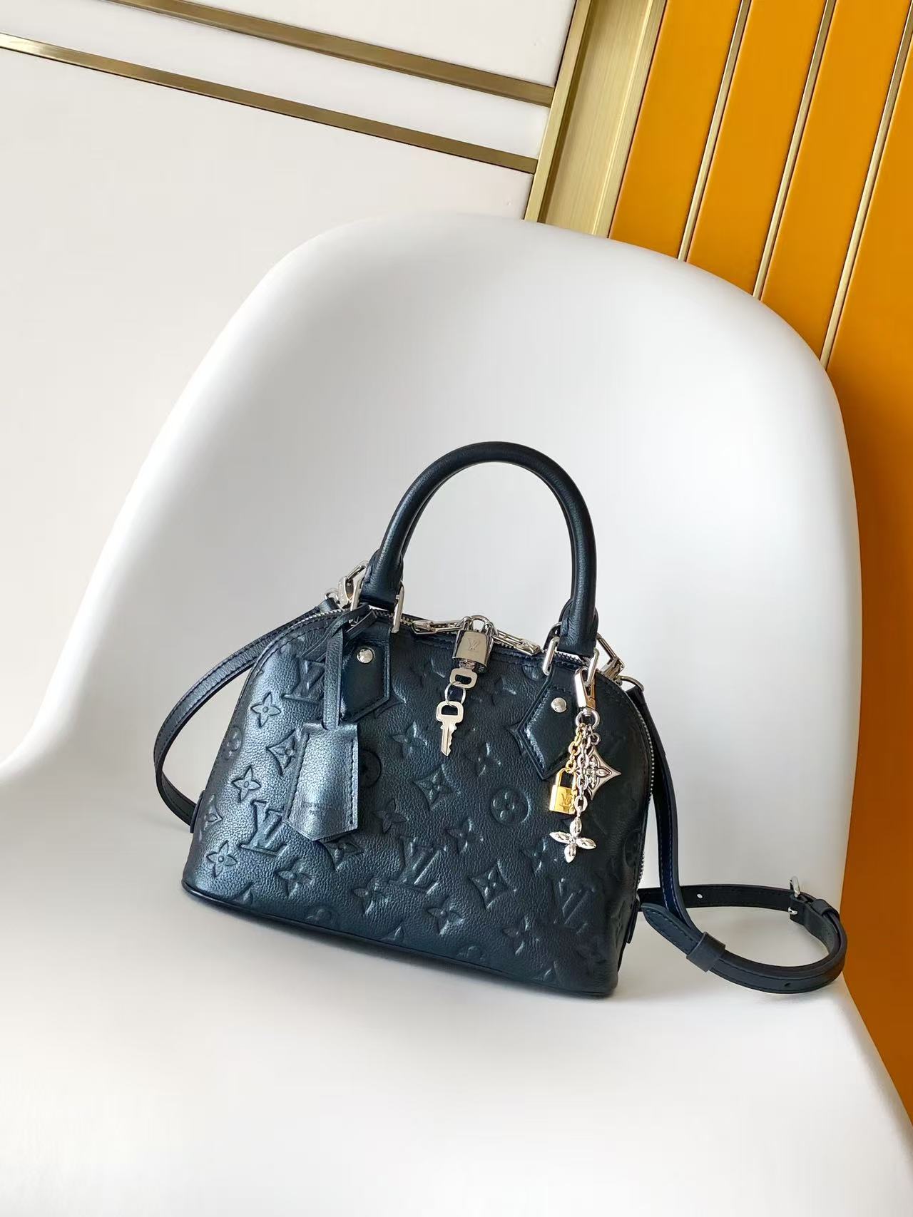 Louis Vuitton LV Speedy Soft 30 Handbag Monogram Embl Padlock Detail Business Casual Limited Edition